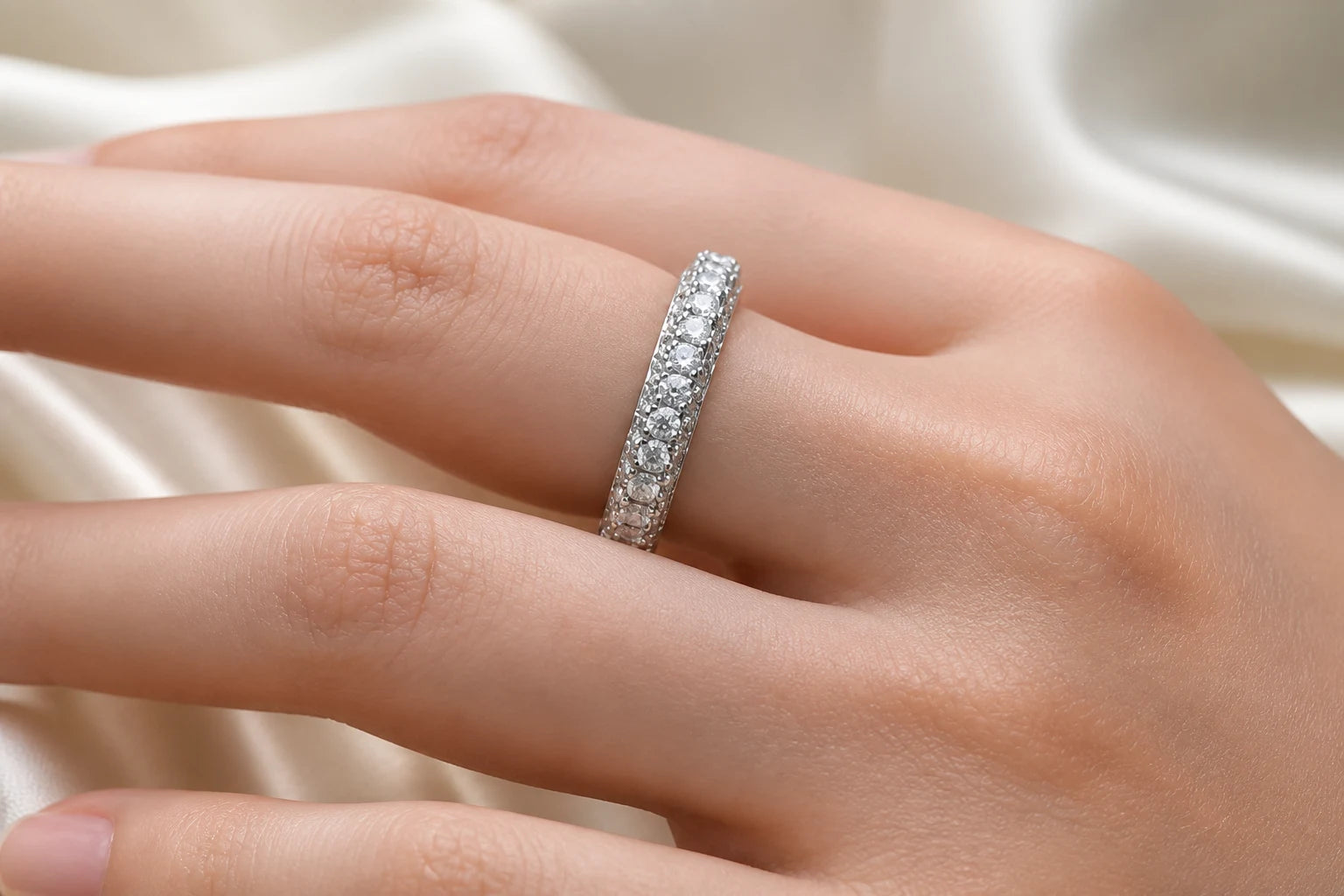 Majesté Ring worn in Platinum Plated finish