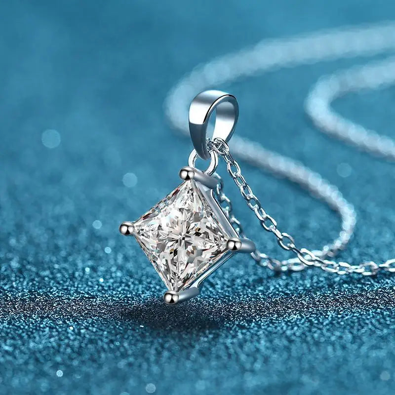 Princess Pendant (2.0 Carat)