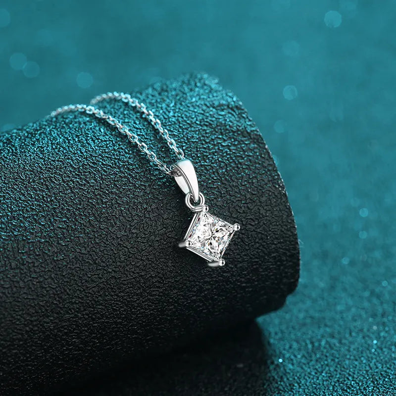 Princess Pendant (2.0 Carat)