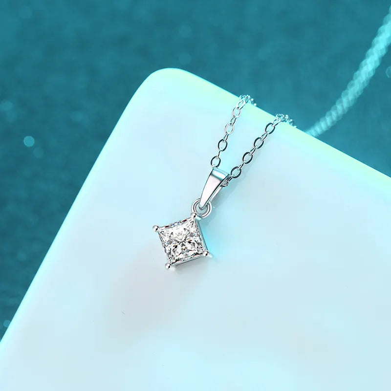Princess Pendant (2.0 Carat)