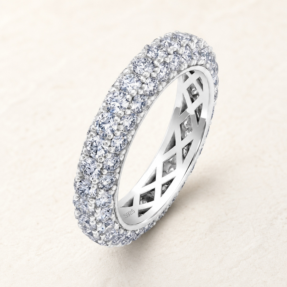 Anillo Majesté con acabado chapado en platino