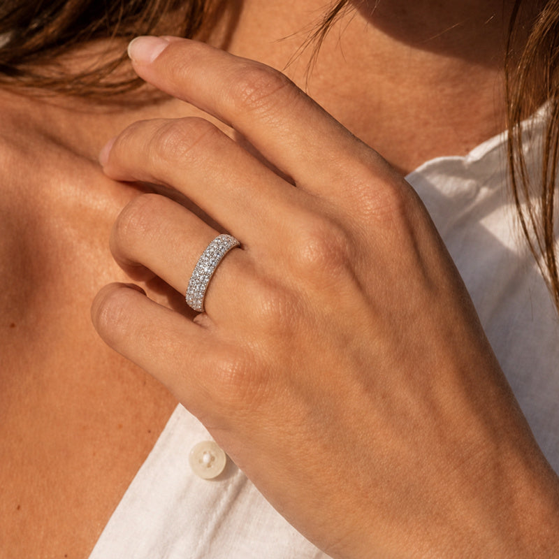 Majesté Ring worn in its Platinum Plated finish