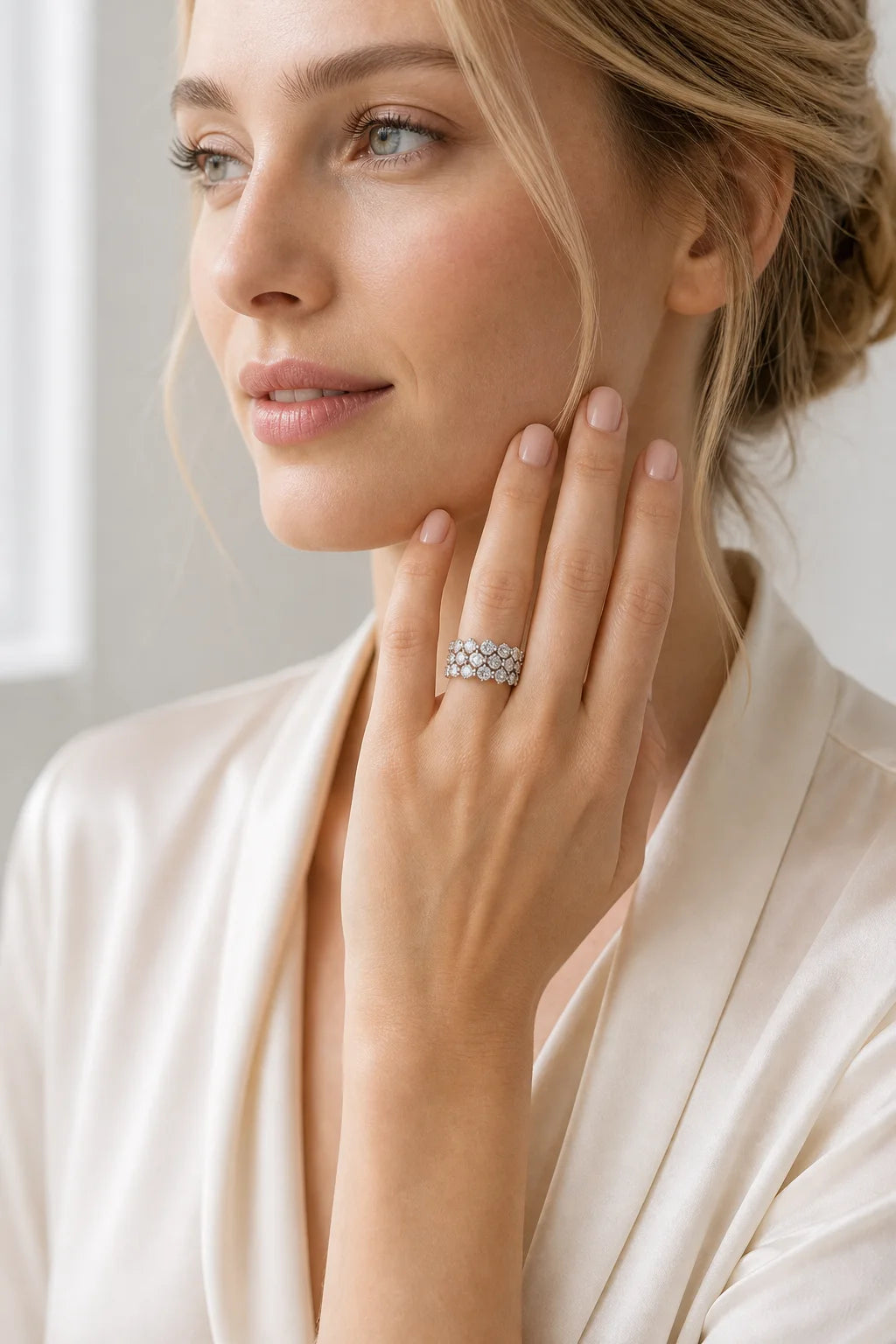 Dentelle Ring worn in an editorial everyday setting