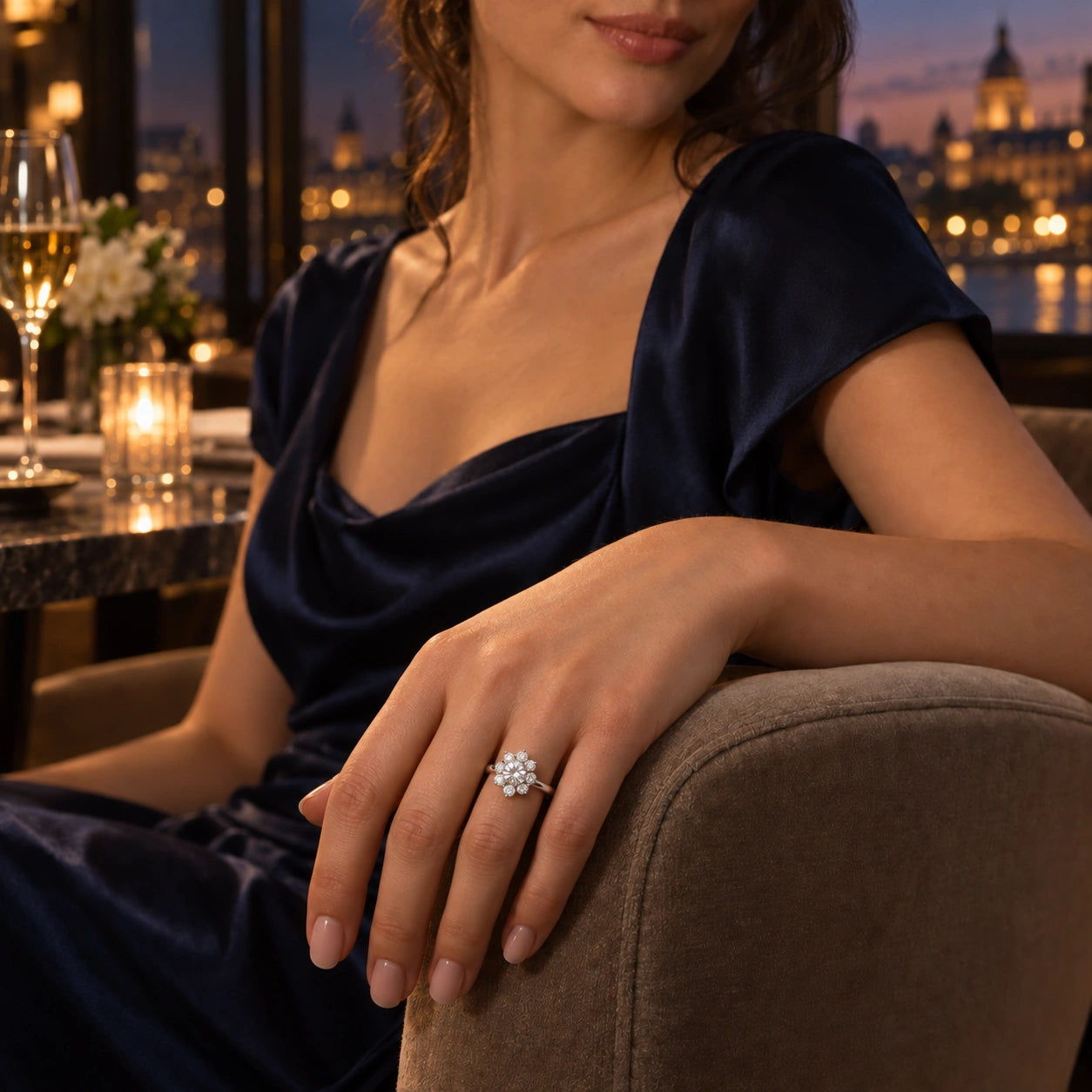 Flocon d'amour portée dans une scène de soirée.